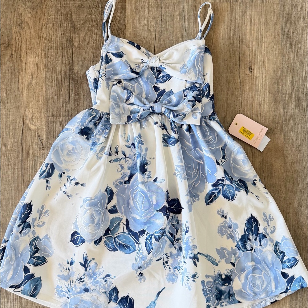 Elegant Blue Floral Mini Dress